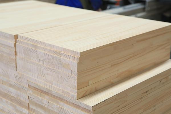 如何选择适合木材板材自制项目的木材