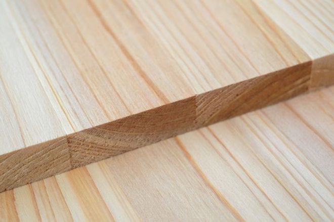 为什么在家具制作中常选择实木而非木材板材