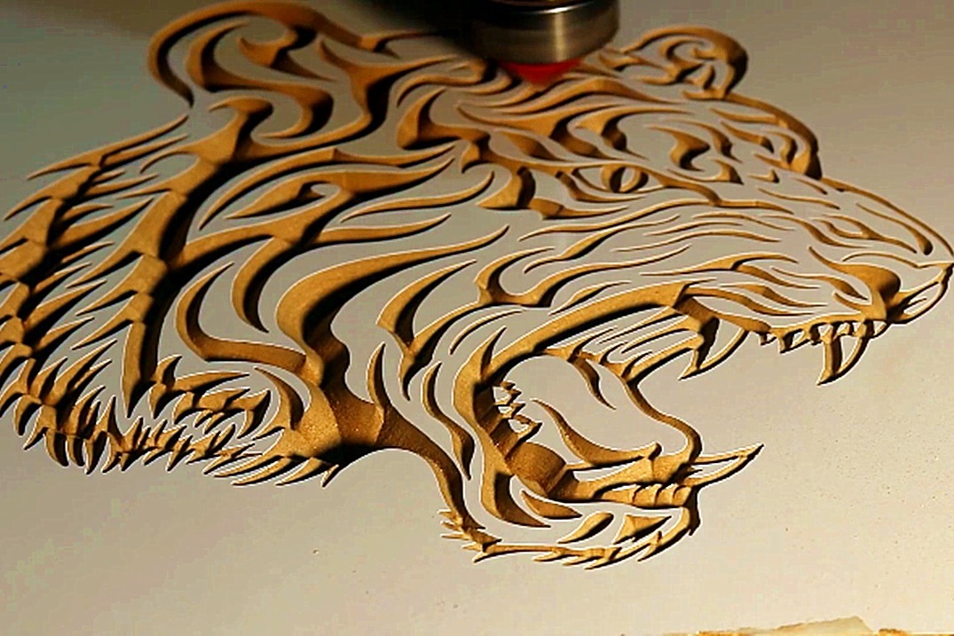 如何利用不同木材板材的纹理进行创意雕刻