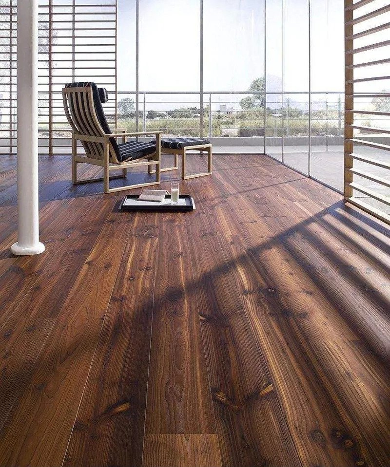 如何选择适合的木材板材用于地板铺设