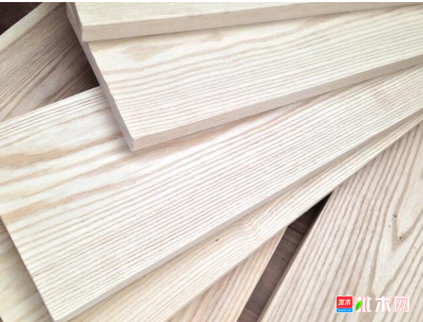 屋顶装修中使用哪种木材板材能够最大程度减少能源消耗