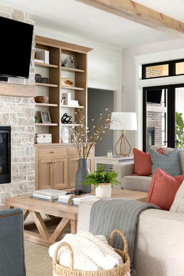 利用木材板材在小空间中打造现代风格设计的技巧是什么